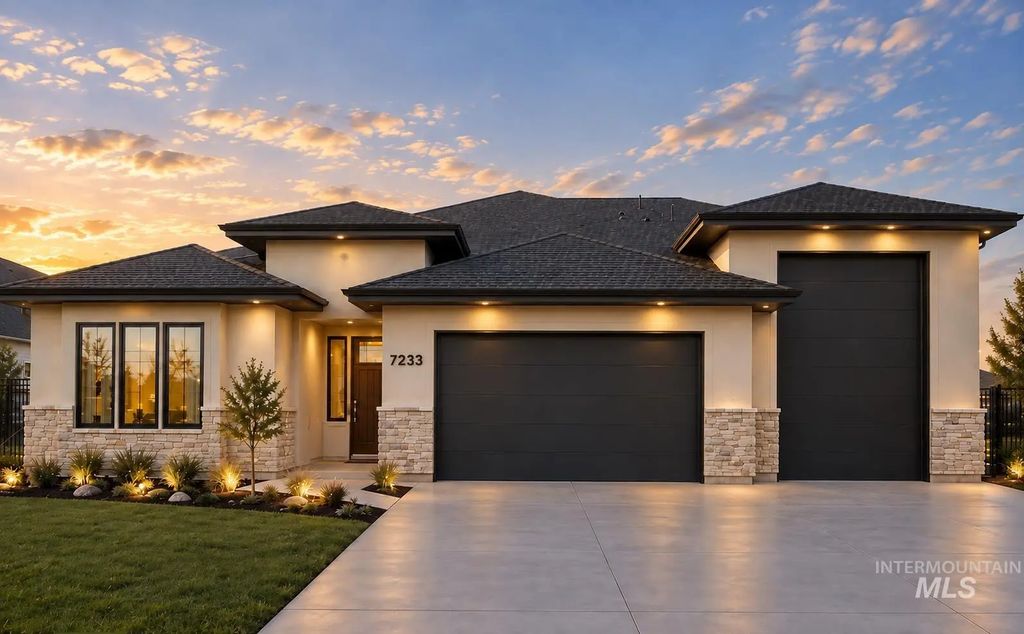 9853 S Peregrine Falcon Ave, Nampa