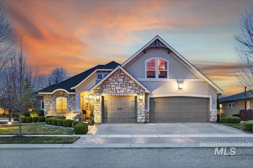 754 S Lone Hollow Way, Eagle