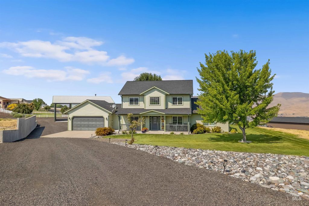 718 Talons Court, Lewiston