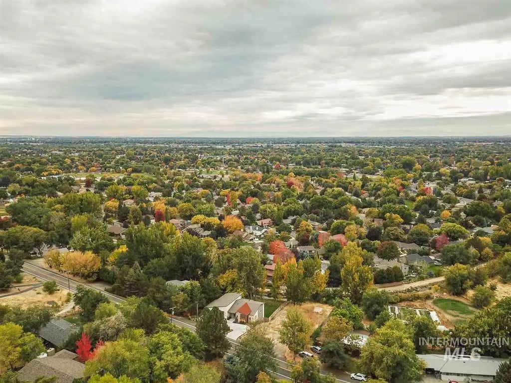 5432 W Hill Road, Boise