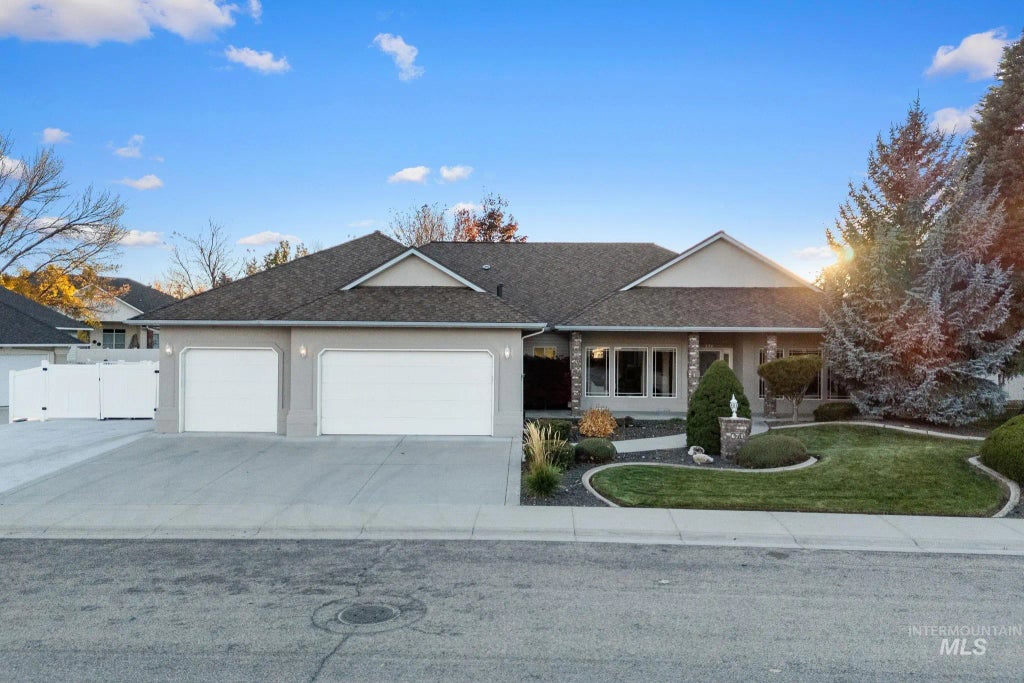 671 E Trinidad Dr, Meridian