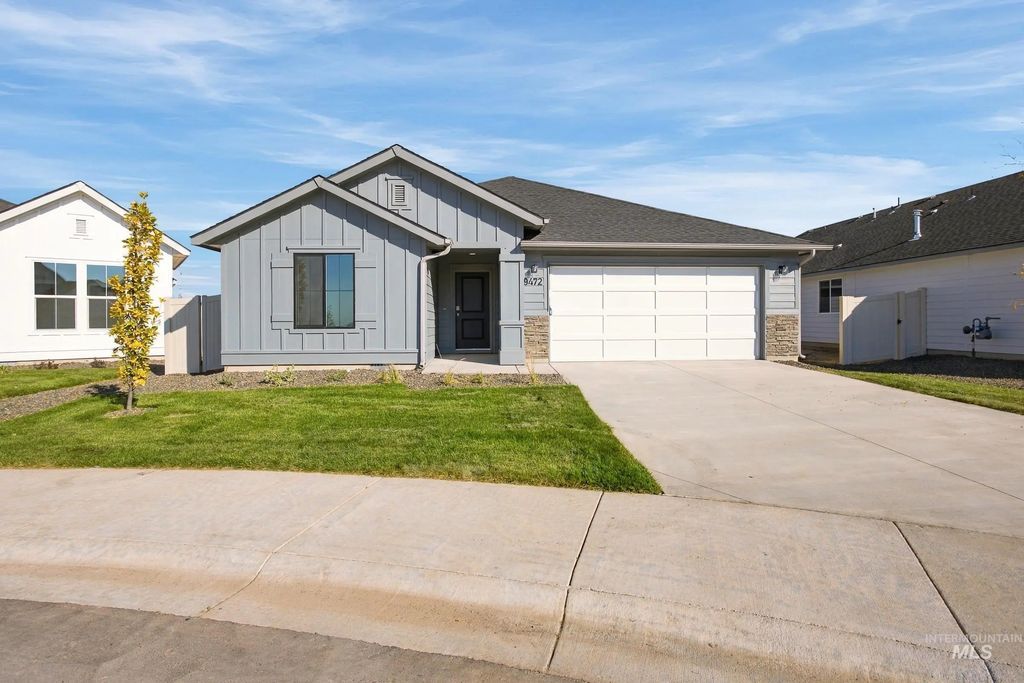 9472 W Blazing Star St, Nampa