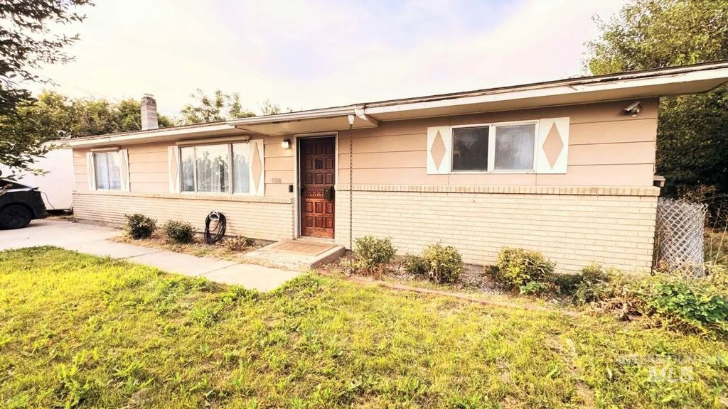 9938 Cherry Lane, Nampa
