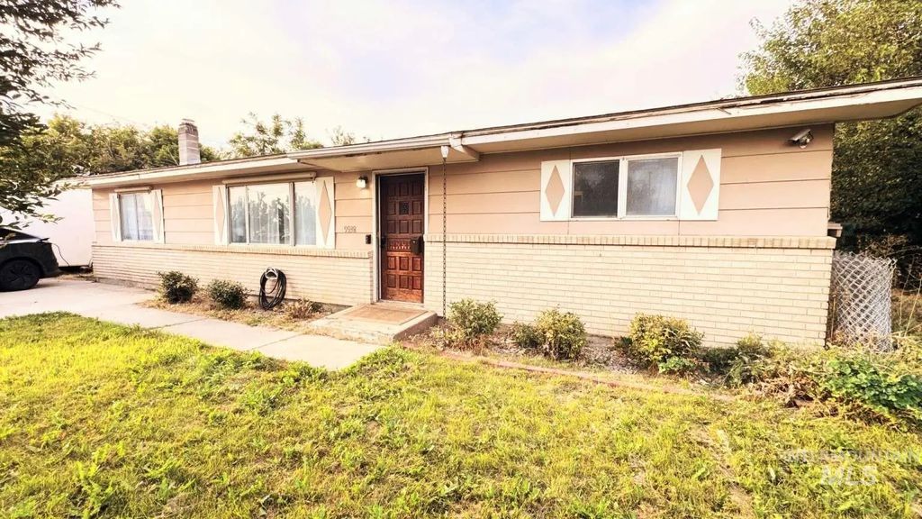 9938 Cherry Lane, Nampa