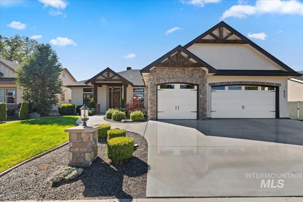 925 W Mollywood Dr, Nampa
