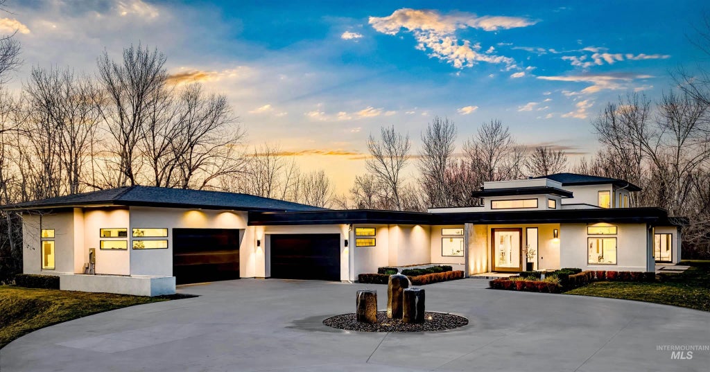 348 E Riversedge Drive, Eagle