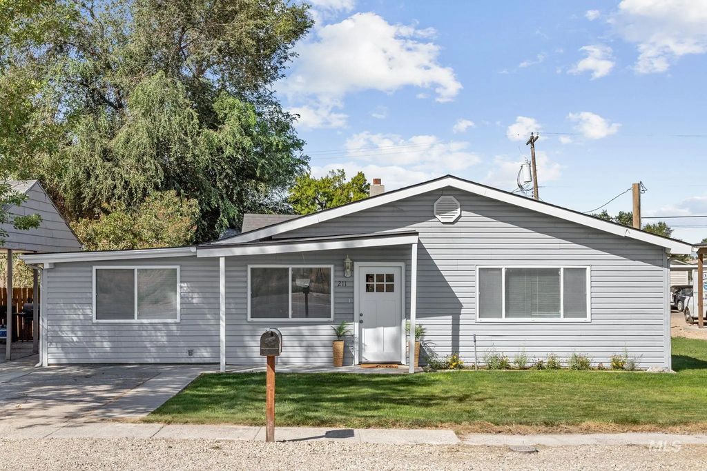 211 Randolph, Melba