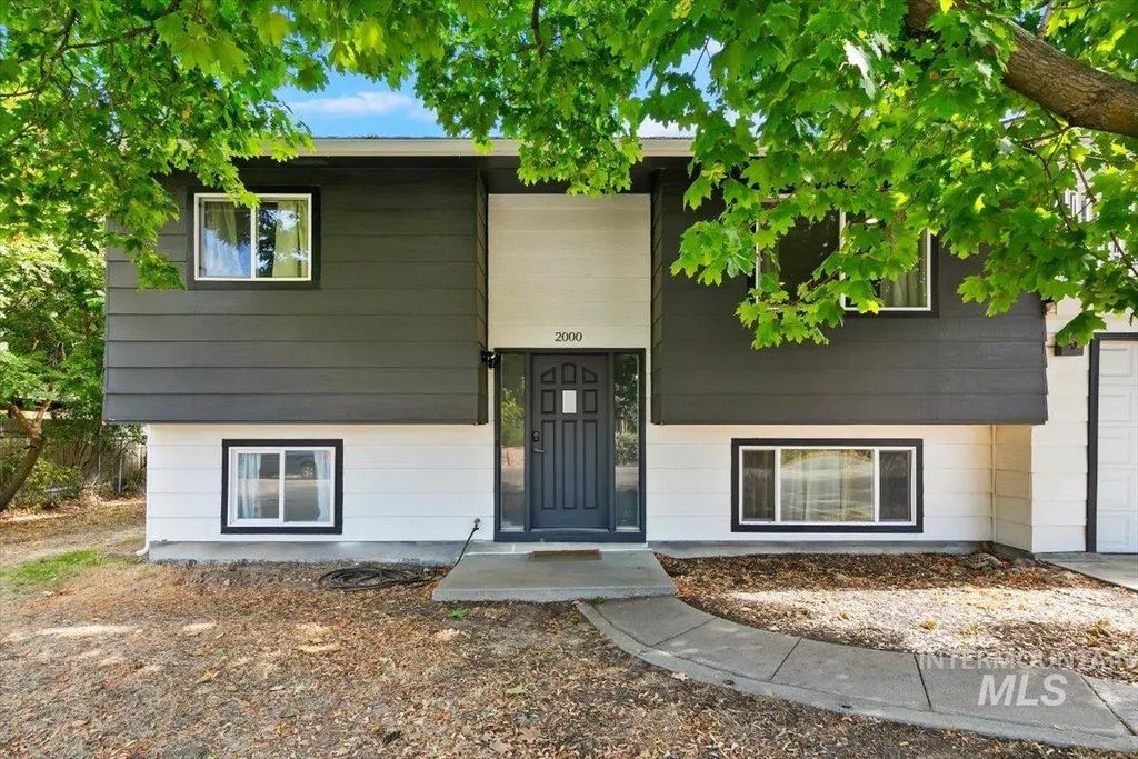 2000 N Fry St, Boise