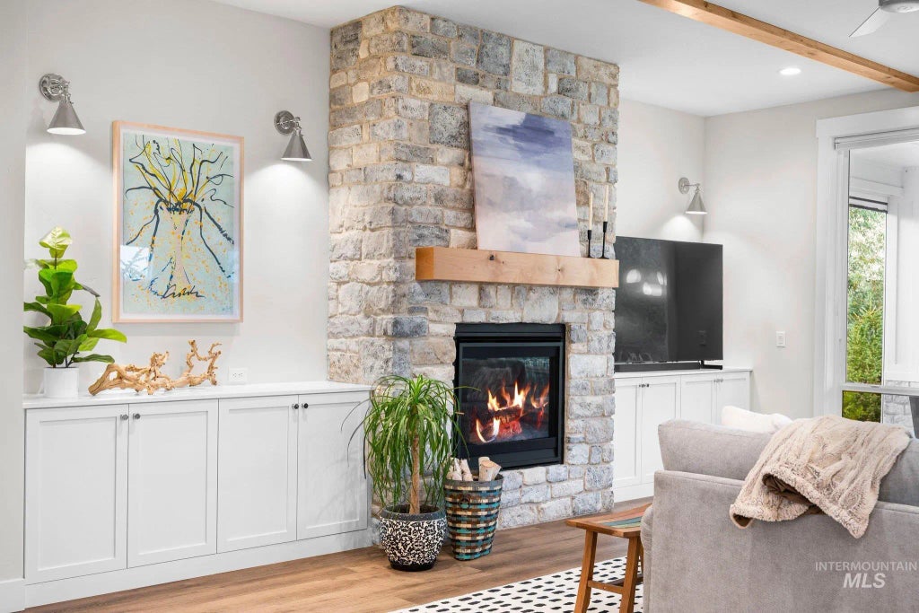 6334 Chateau Ct, Star