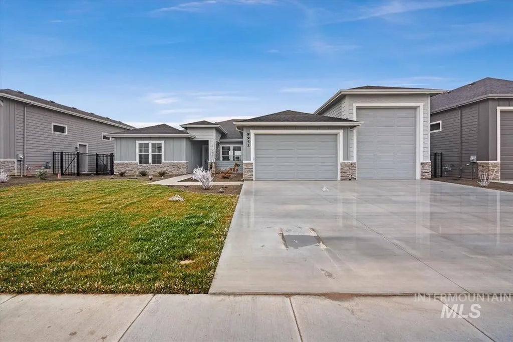 9953 S Peregrine Falcon Ave, Nampa
