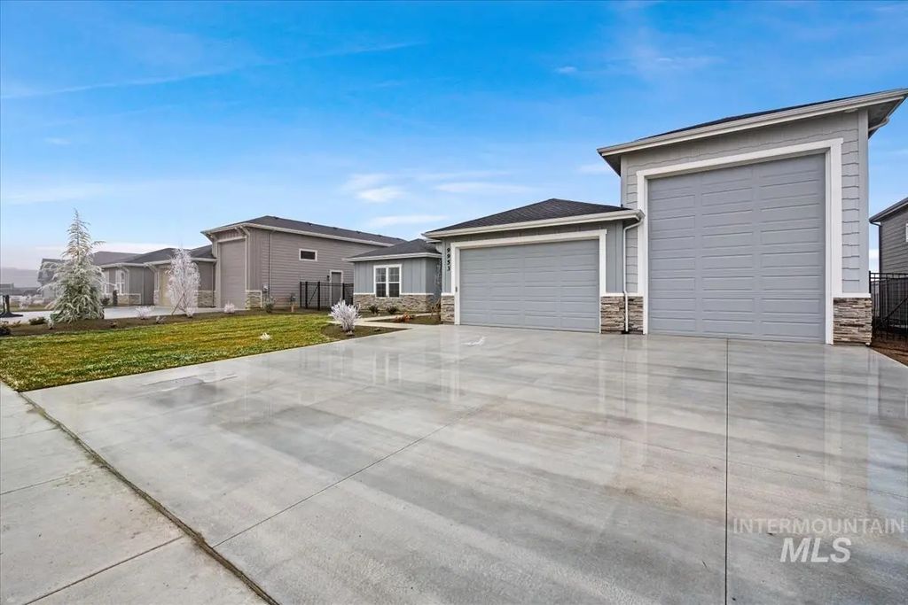 9953 S Peregrine Falcon Ave, Nampa