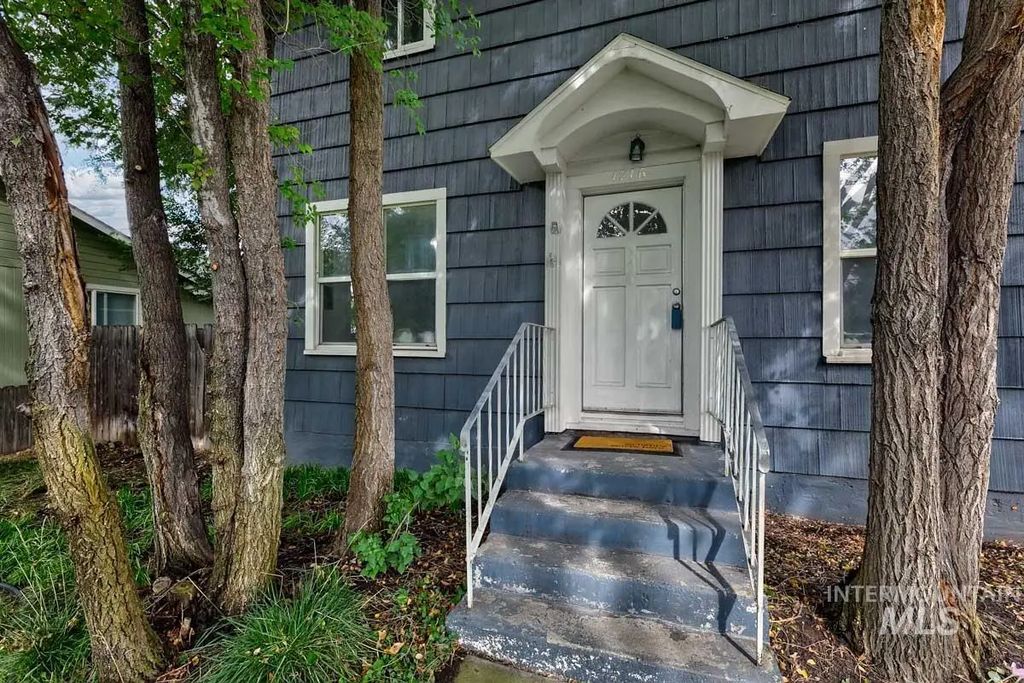 1216 W Dundee St, Boise