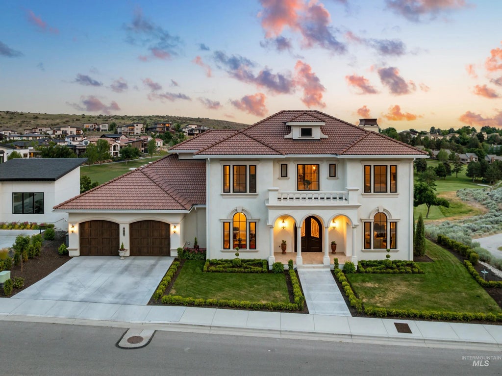 1083 E Chardie Rd, Boise