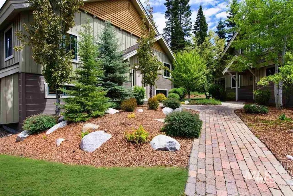 1329 Hearthstone #5a, McCall