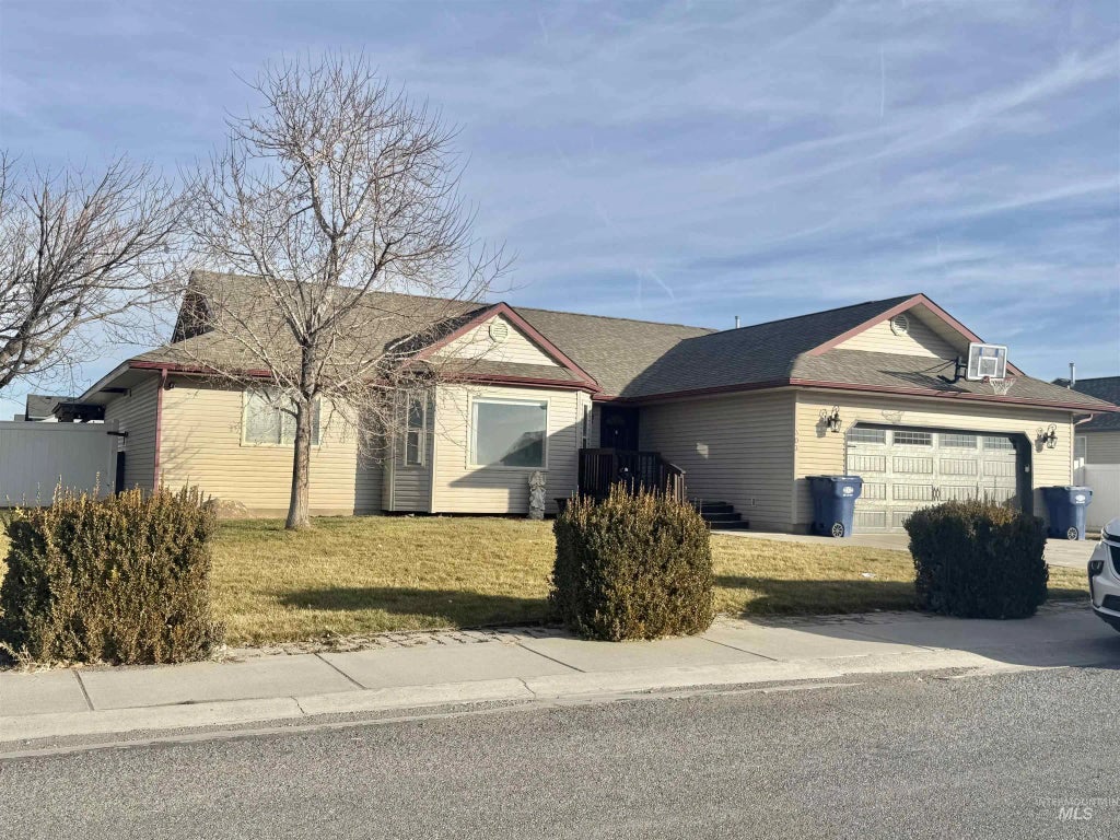 303 Golden Spur Dr, Filer