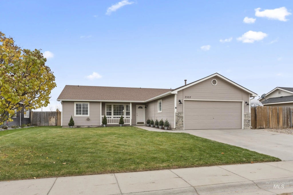 7557 Arlington Dr, Nampa