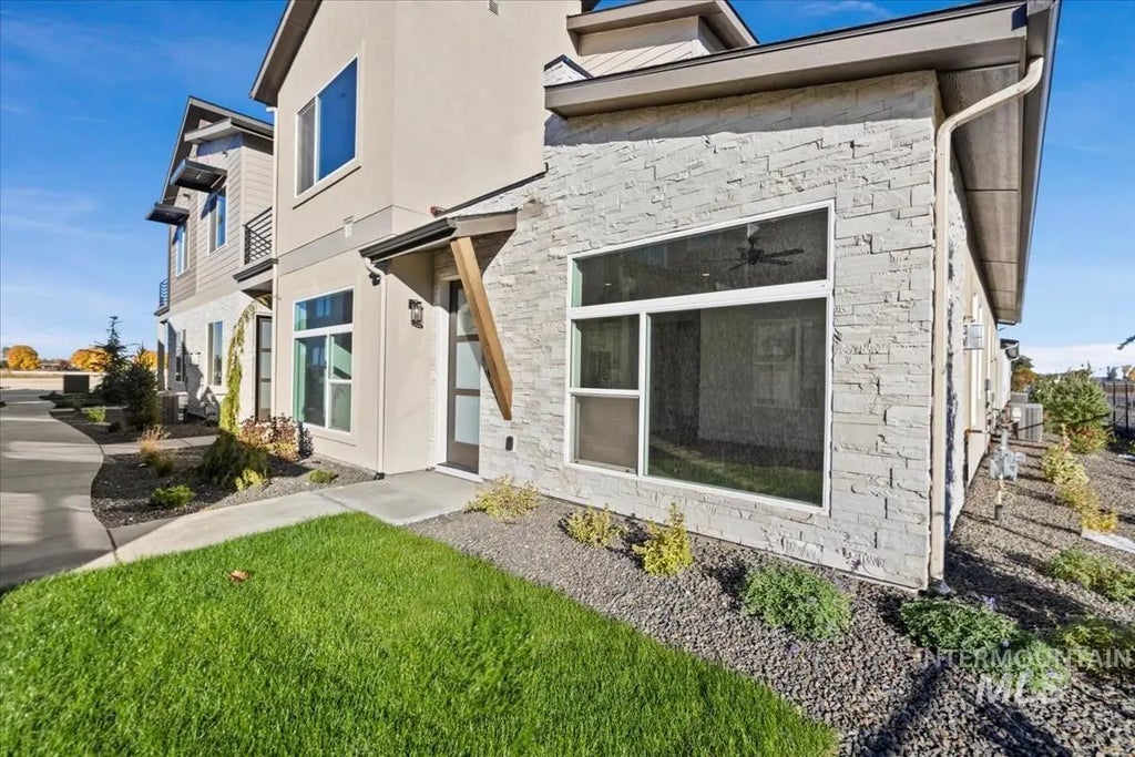 728 S Calhoun Ln, Star