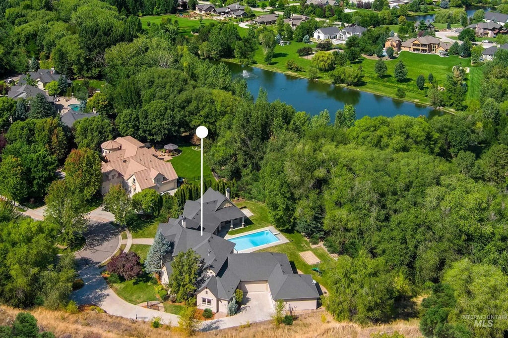 1450 E Covey Run Ct, Eagle