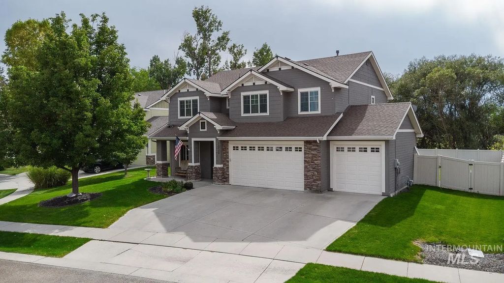 1030 N Powder River Dr, Middleton