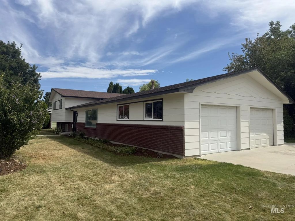 1503 E Dakota Ave, Nampa