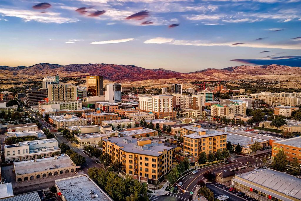 880 W River #409, Boise