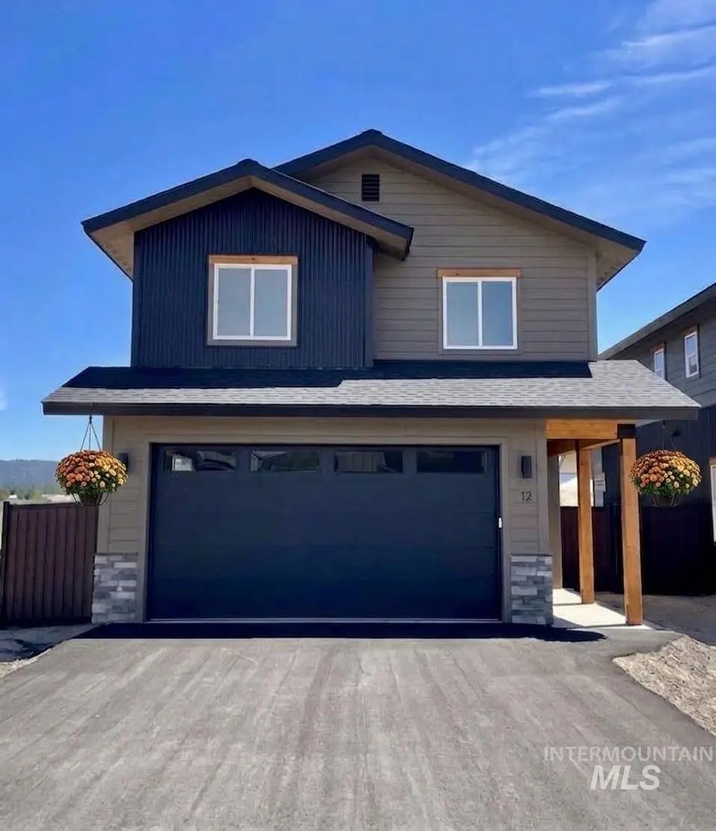 12 North Creek, Cascade