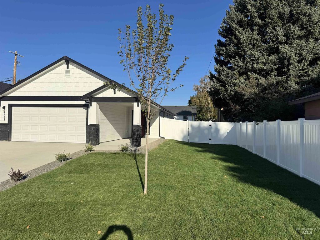 1915 Oregon Avenue, Caldwell