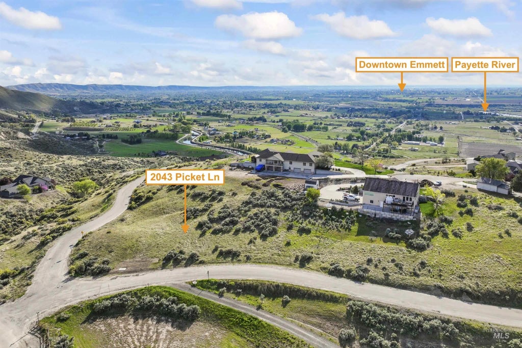 2043 Picket Ln., Emmett