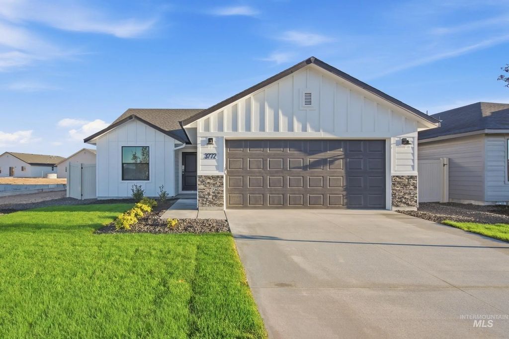 3772 E Freedom Tower Dr, Nampa