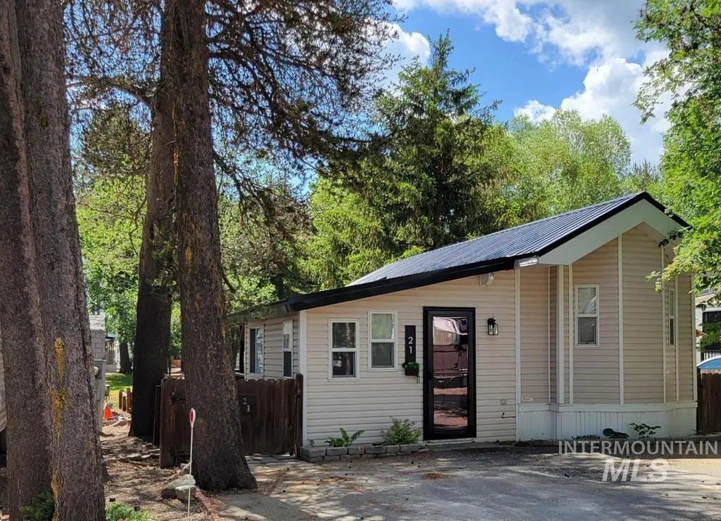 514 E21 Sawyer St, Cascade