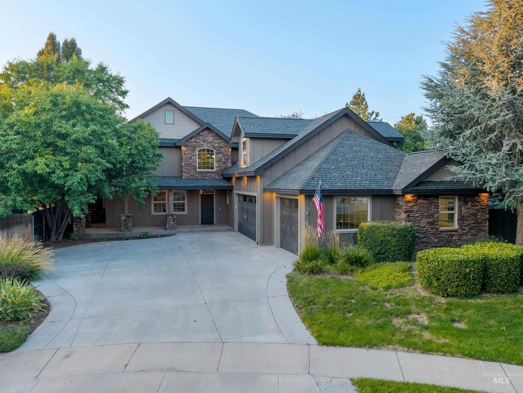 1818 W Silver Creek Court, Nampa
