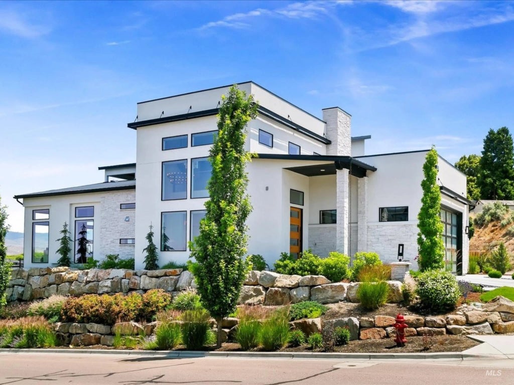 800 E Ashbourne Lane, Eagle