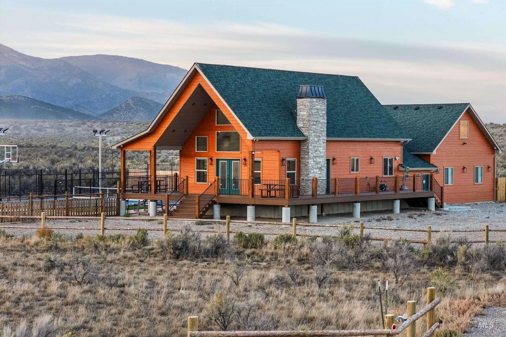 872 E Shootin Iron Rd, Almo