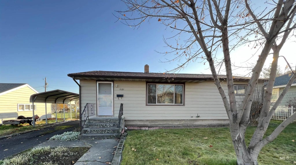 1027 11th Street, Clarkston