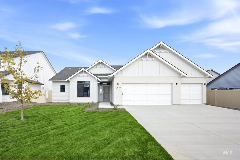 5340 E Phelps Lake Dr, Nampa