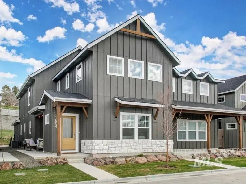 1664 E Cutgrass Ln, Eagle