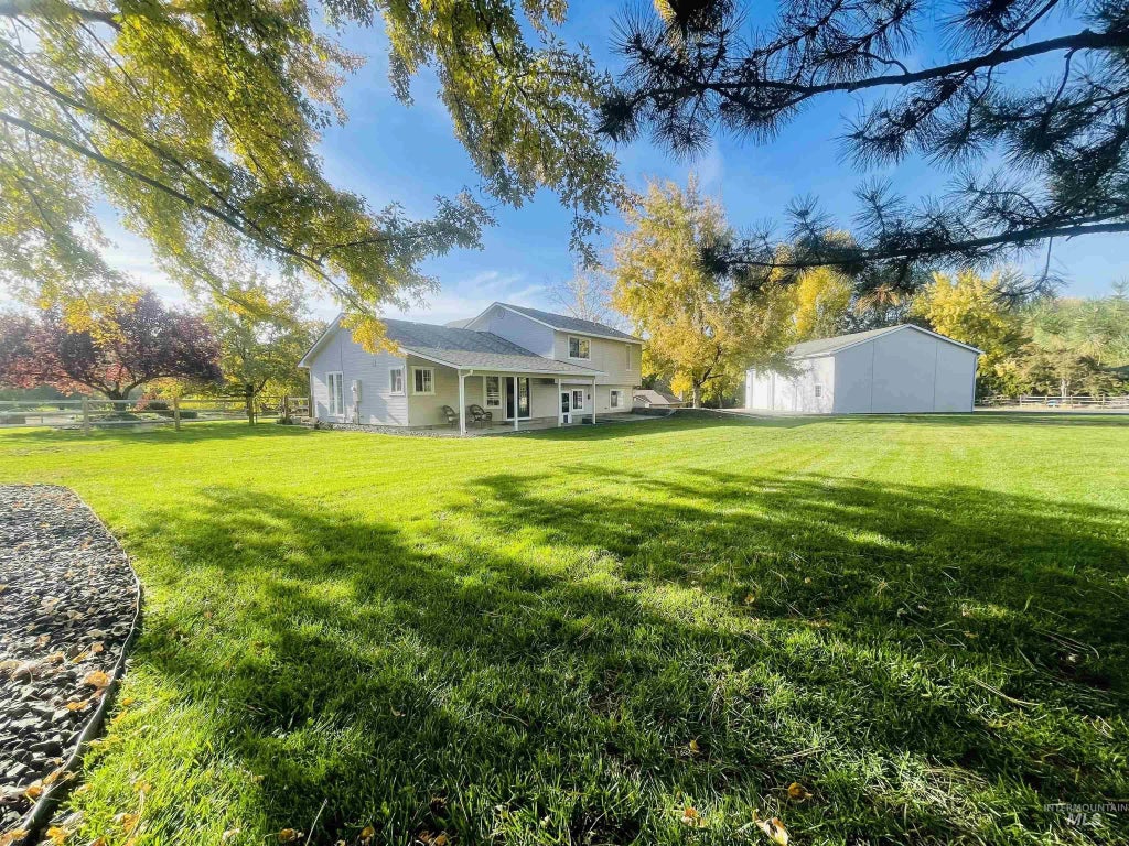 2700 N Showcase Pl., Eagle