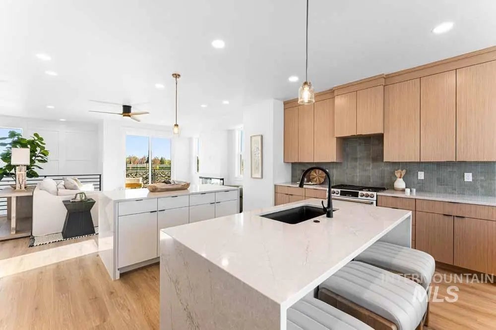 411 E Lombard Ln #the Heyburn, Eagle