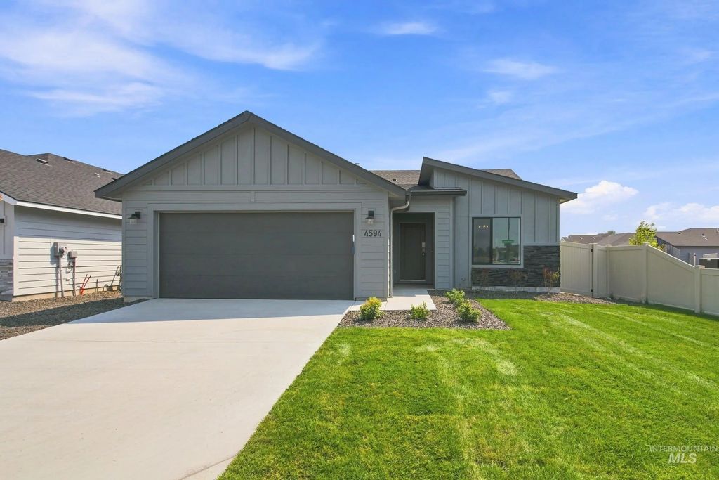 9092 W Violet St, Nampa