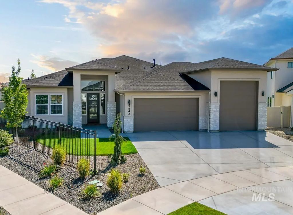9542 S Green Cottage Ave, Kuna