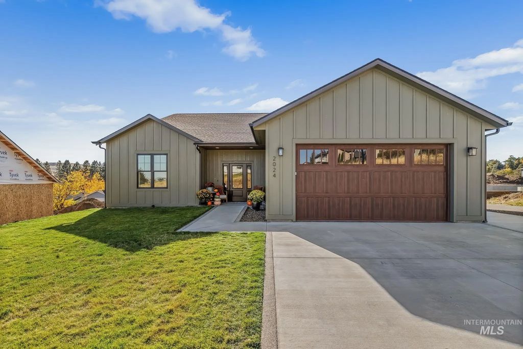 2024 Ben Gifford Ct., Moscow