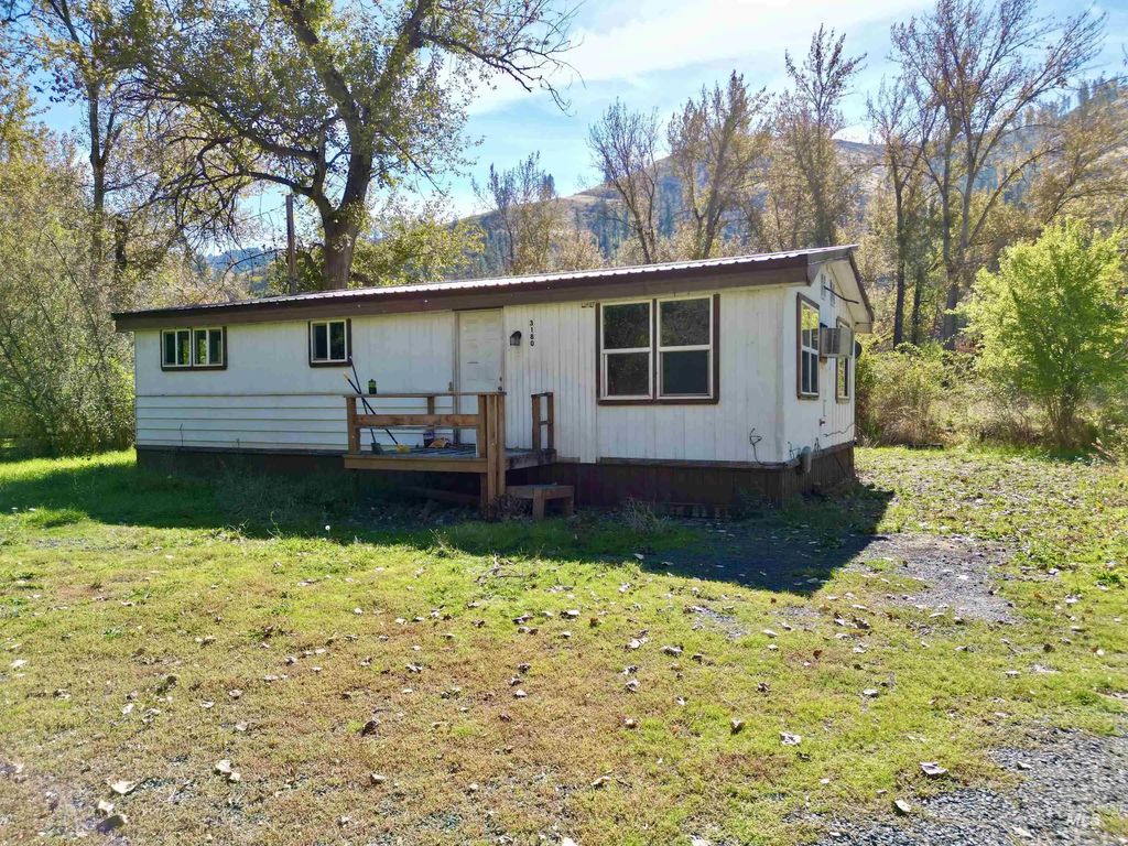 3180 & 3170 Lawyer Creek Road, Kamiah