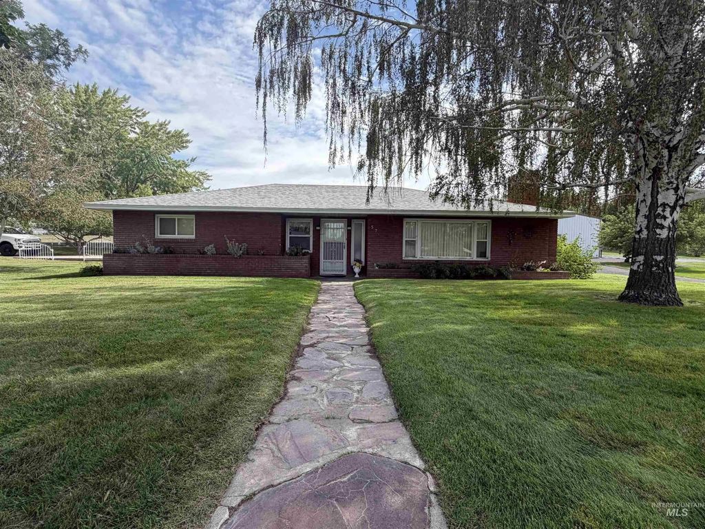 571 N 3rd. Ave., Hagerman