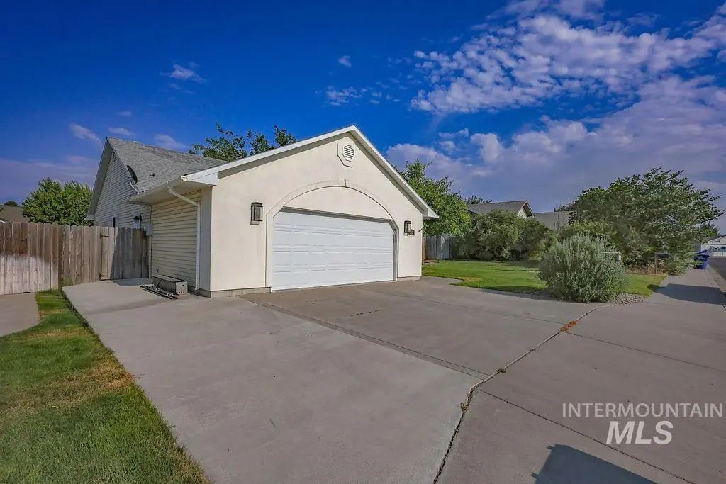 292 Whispering Pine, Twin Falls