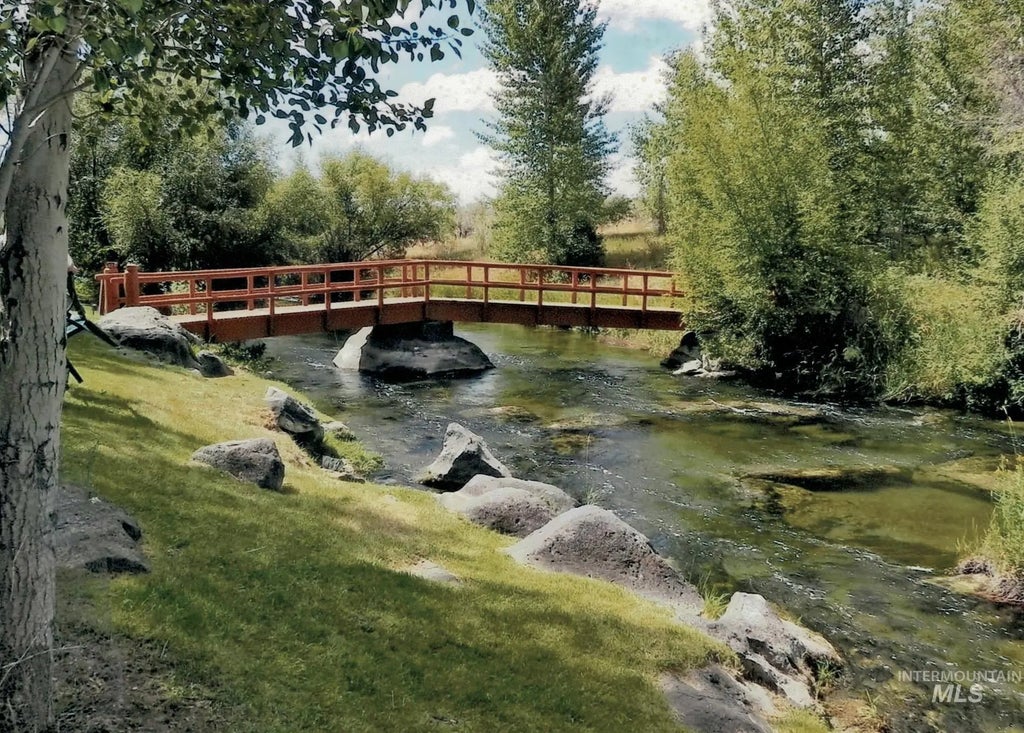 249 Priest Road, Picabo