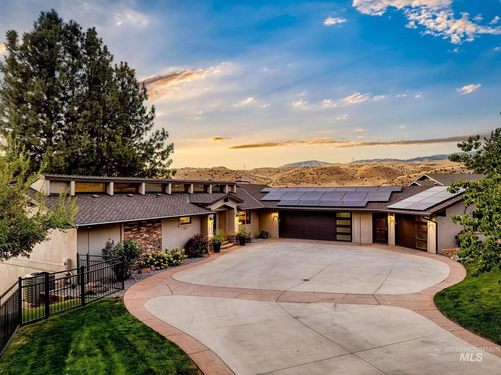 812 E Hearthstone Dr, Boise