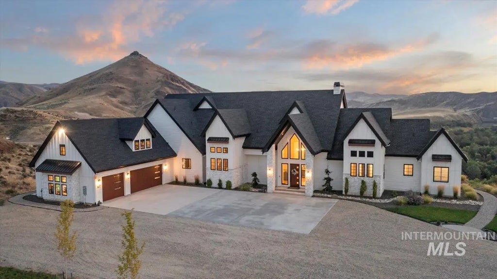 8011 Westridge Ln, Emmett