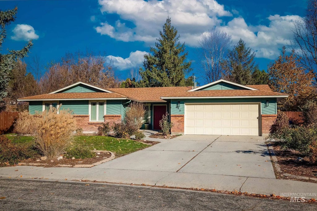 346 E Mission Dr, Eagle