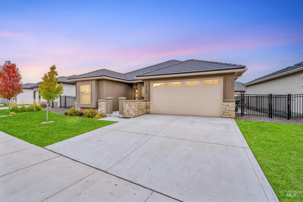 6568 N Spindrift Way, Meridian