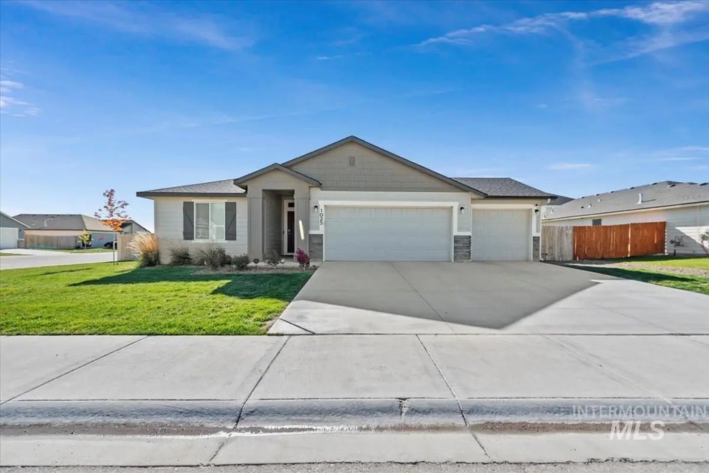 1025 Sw Sparrow Pl, Mountain Home